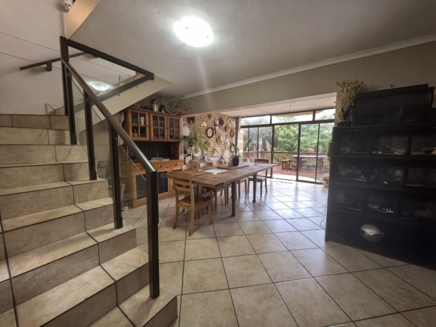 5 Bedroom Property for Sale in Reebok Western Cape